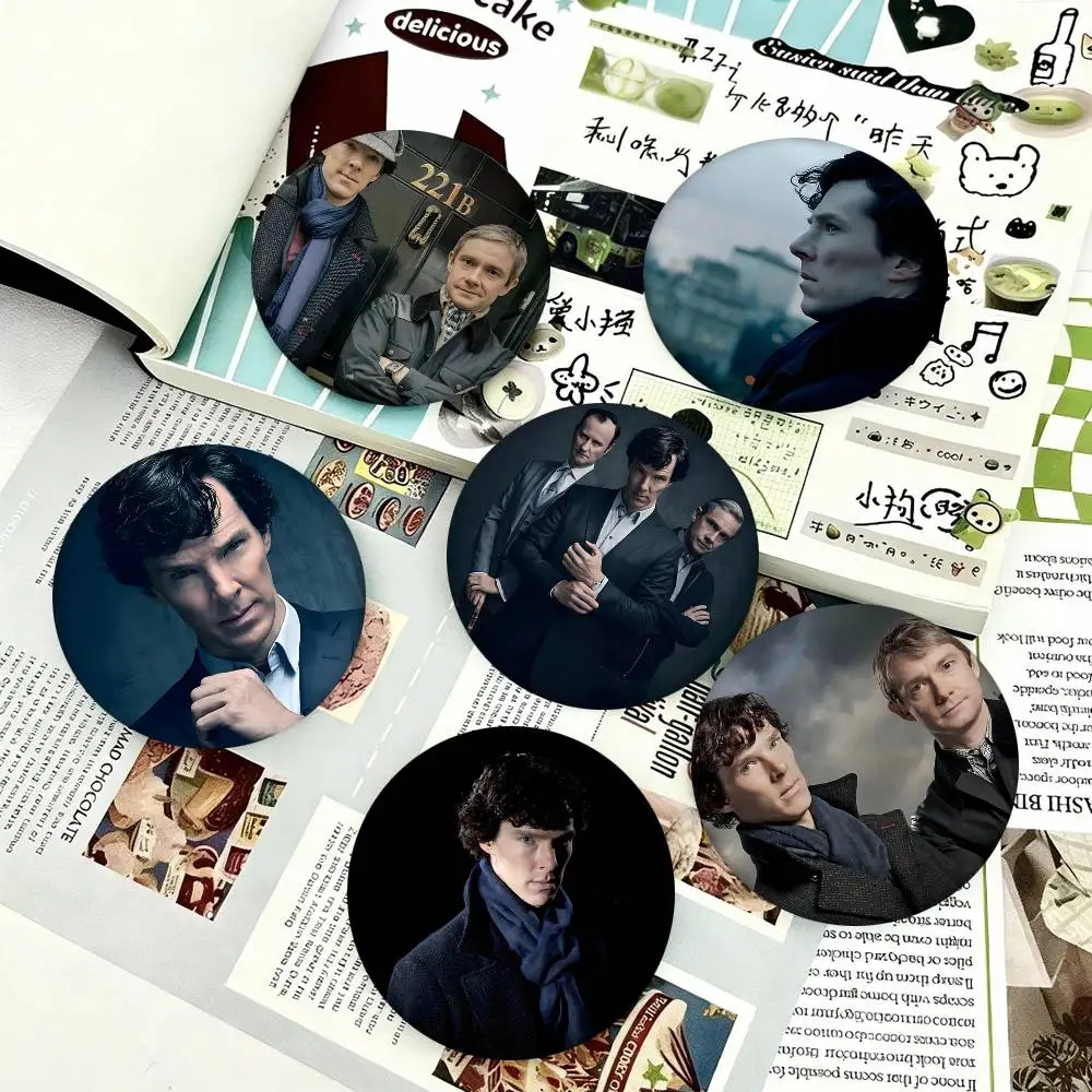 Klassische Detektivfilm-Broschen im S-Sherlock S-Season Cartoon-Stil für Rucksackdekoration, runde Emaille-Pins als Accessoires