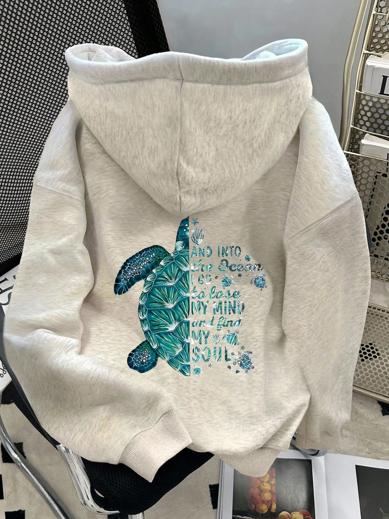 

Women's Casual Turtle Print Dropped Shoulder Hoodie with Ocean Quote, Fall & Winter