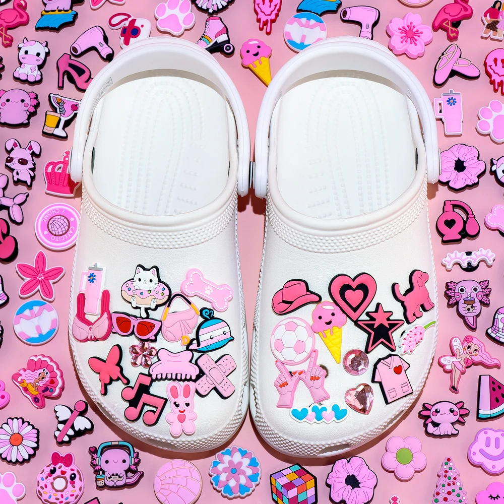 20/50/100 sztuk losowe różowe zawieszki do butów dla kobiet dziewczynki śliczne różowe perfumy ozdoby do butów przypinki dla dziewczynek prezenty akcesoria do sandałów