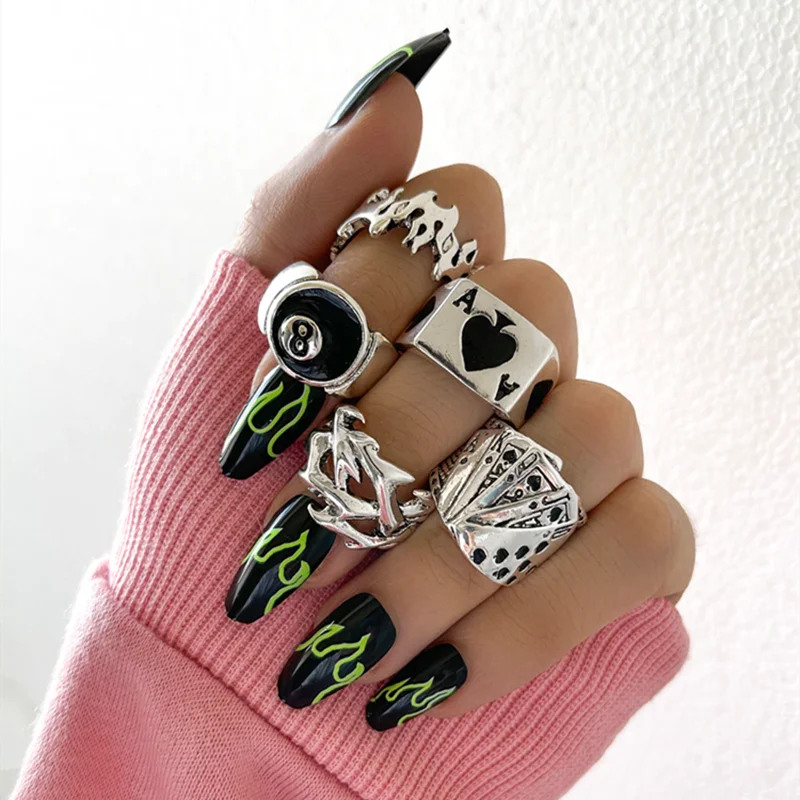 Vintage Gothic Heart Rings Set For Women Men Punk Playing Card Spades Geometric Hollow Butterfly Ring Retro Finger Ring Jewelry