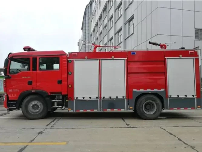 Camion de pompiers Sinotruck 4x2, flambant neuf, 7000 litres, Howo