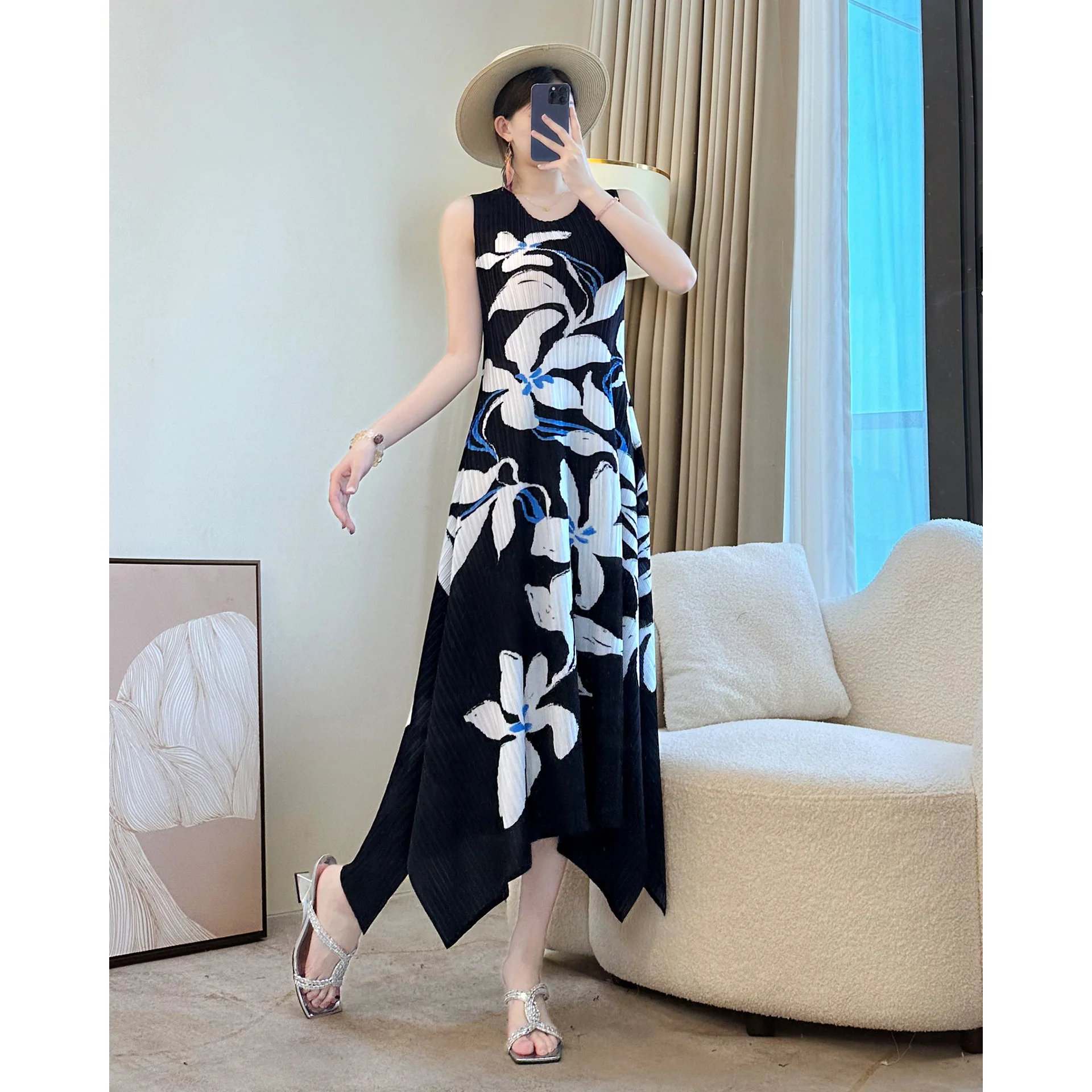 

Miyake Pleated Printed Dress 2025 Summer New Temperament Round Neck Sleeveless High-end Vest Long Dresses