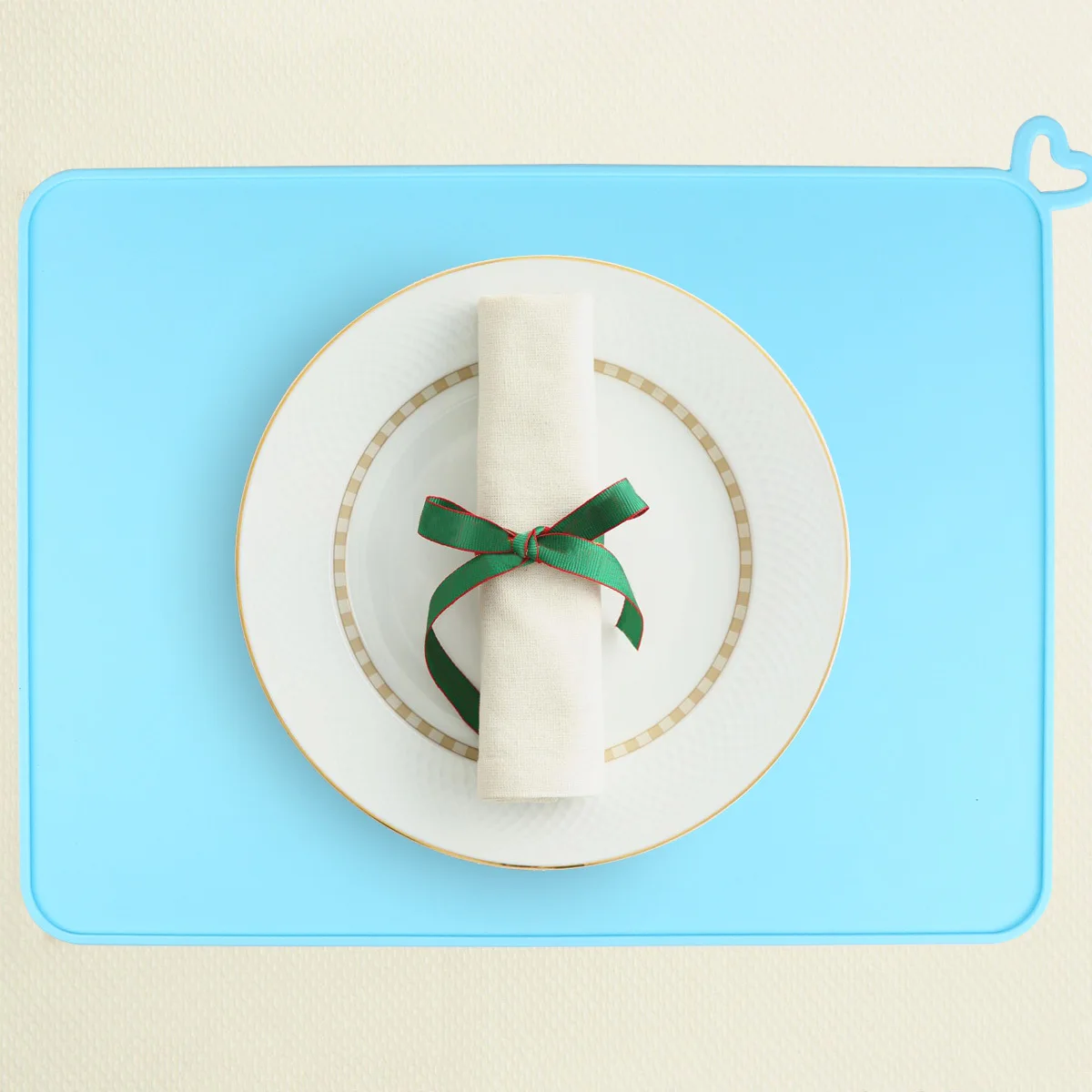 

1Pcs Heat Insulated Silicone Table Mat Kids Soft Non-Slip Washable Place Mat for Family Restaurant Use Table Mats