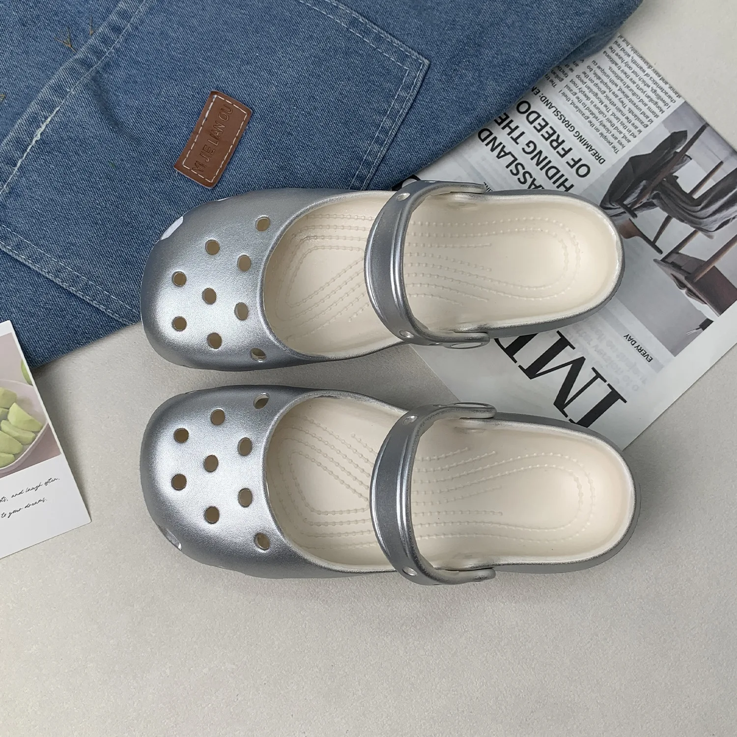 2026 Sommer Neue Damen Niedliche Ballett-Lochsandalen Retro EVA Outdoor Mary Jane Schuhe Rutschfeste Outdoor-Strandsandalen – Detail 5