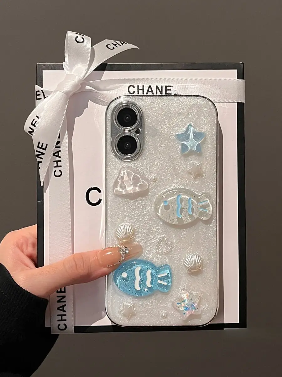 Lujosa funda de teléfono con patrón en relieve de cuero para iPhone, 15, 14, 13, 12 Pro Max, tendencia de moda, letra dorada caliente, cubierta de Color sólido