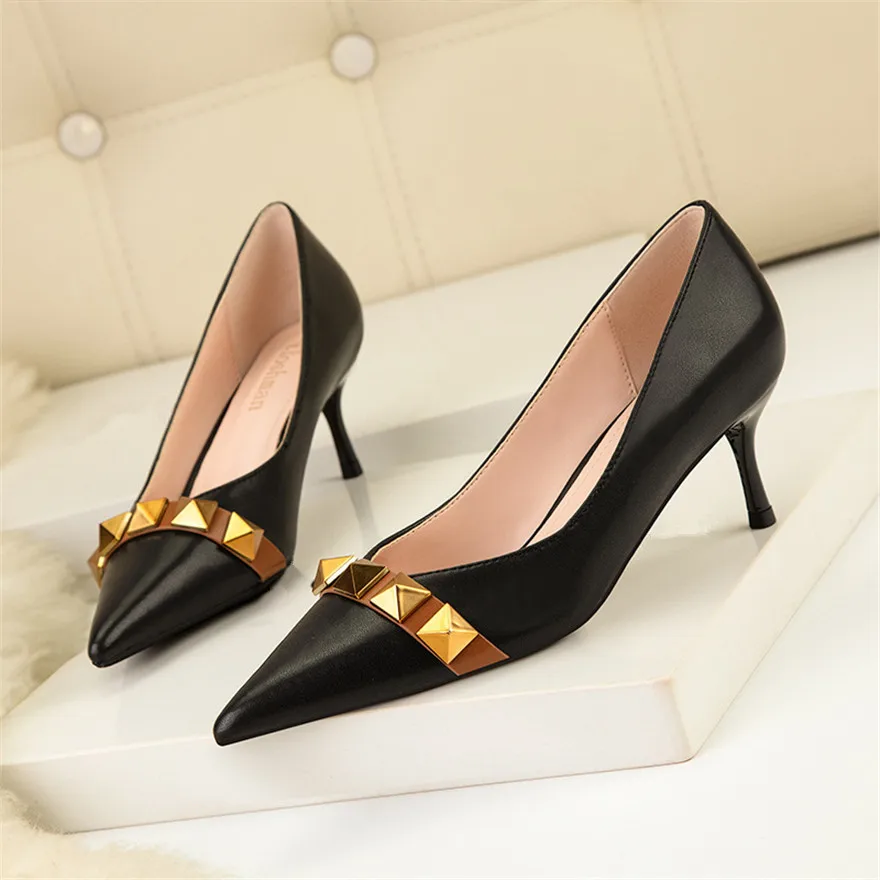 

Fashion Metal Rivet 6CM High Heels Shoes For Women Soft Leather Pointed Toe Pumps Black Shallow Slip On Ladies Office Shoe Party