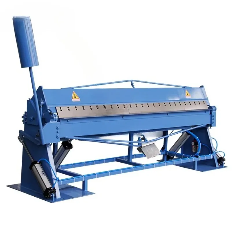 Mała, prosta, pneumatyczna, zwykła maszyna do składania płaskiego, z półzębami, do produkcji rur kwadratowych, z ręcznym sterowaniem.