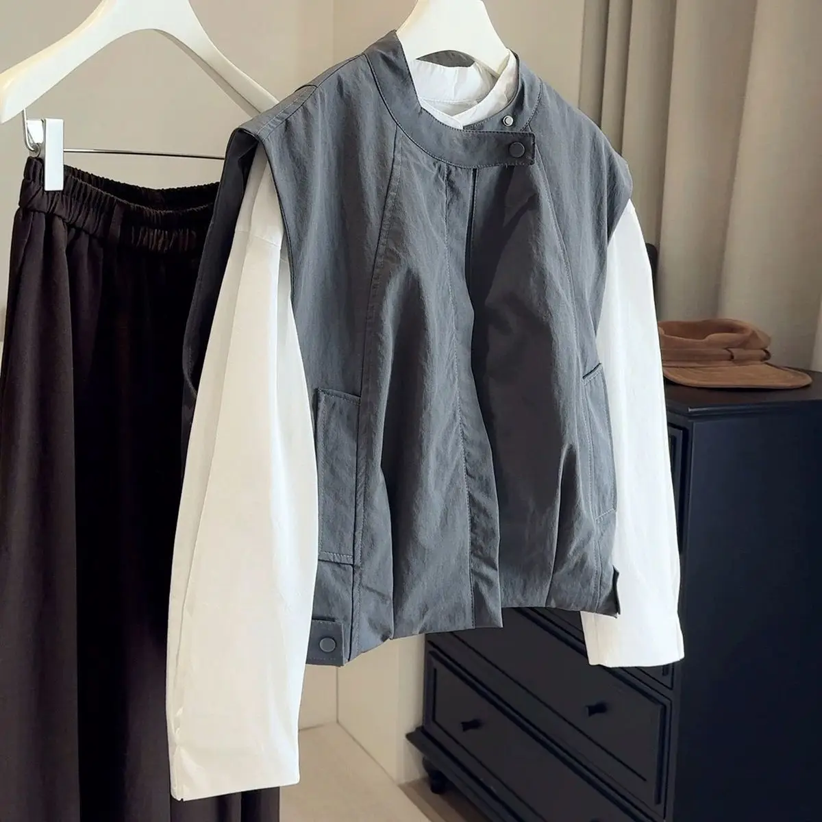 New Vest Coat Woman Spring Summer 2026 Korean Loose Tooling Sleeveless Jacket Casual Temperament Waistcoat Outwear Female Tops