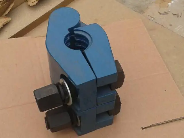 Polished rod clamps 1-1/4 and 1-1/8 inches, three bolts