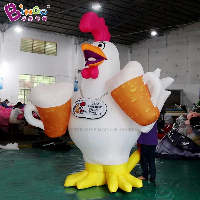 Pollo inflable de alta calidad, pollo que sostiene una cerveza, se puede utilizar para tienda, centro comercial, publicidad, BG-C0241