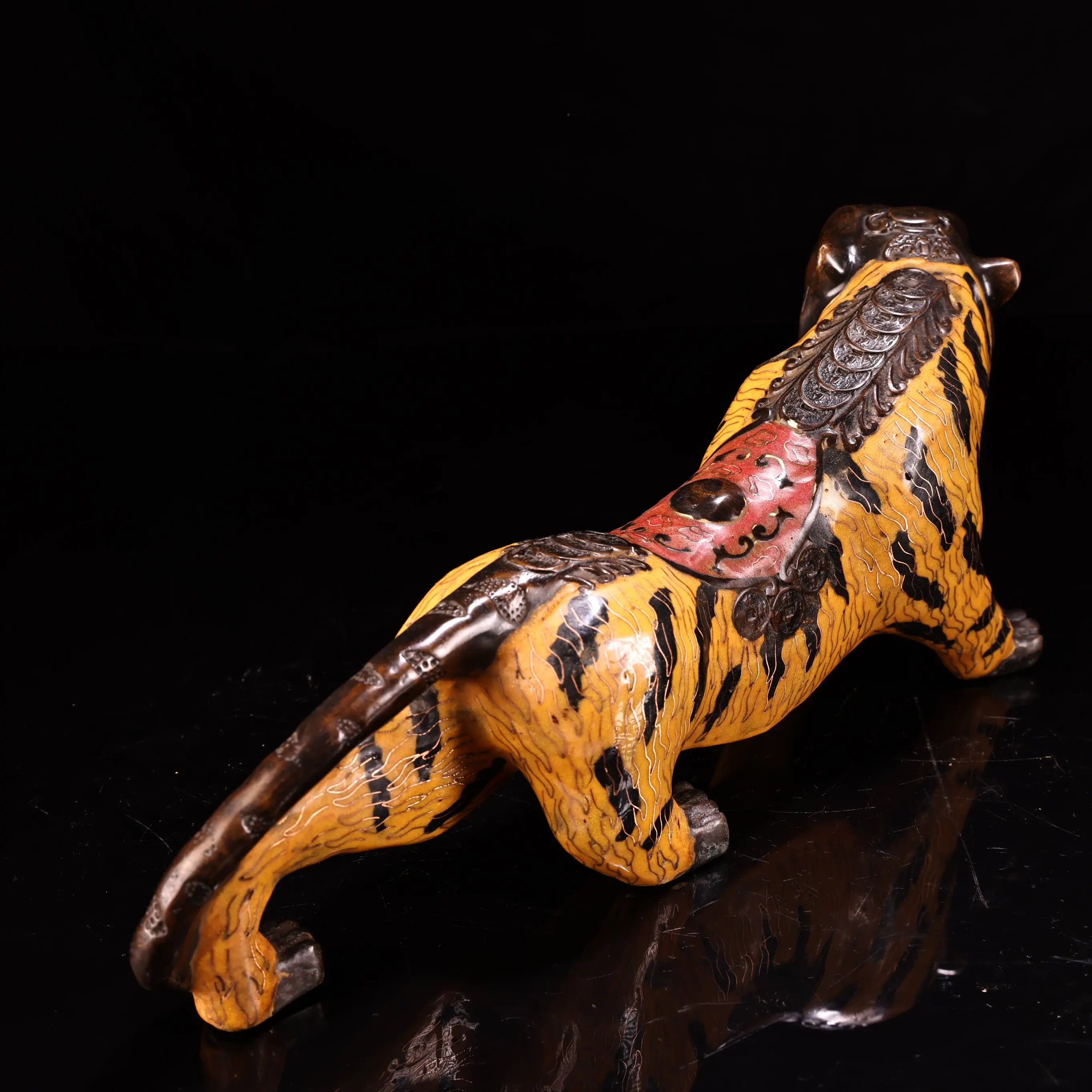 12 "Xizang Folk vieux Bronze cloisonné émail motif floral statue de tigre roi tigre Amass richesse ornements maison de ville