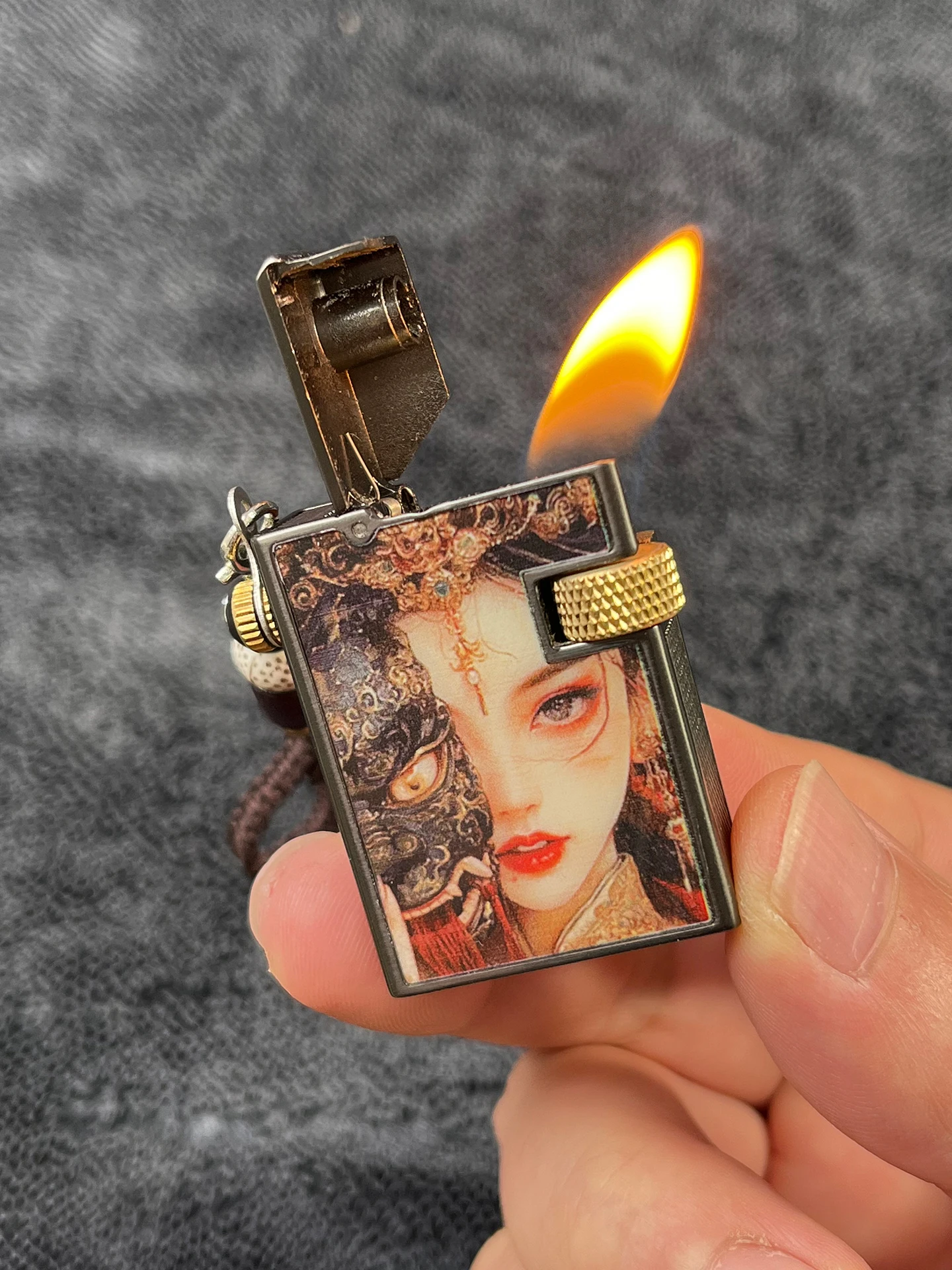 

2025 ZORRO New Genuine Mini Small Square Brick Press Open Lid Kerosiene Lighter Exquisite and Compact Male High-looking