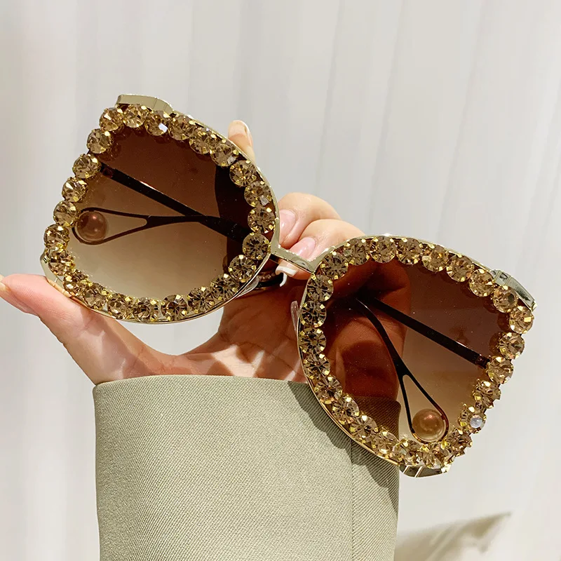 Fashion Vintage Diamond Oversized Sunglasses Women Luxury Brand Designer Sun Glasses Big Frame Punk Crystal Rhinestone Shades