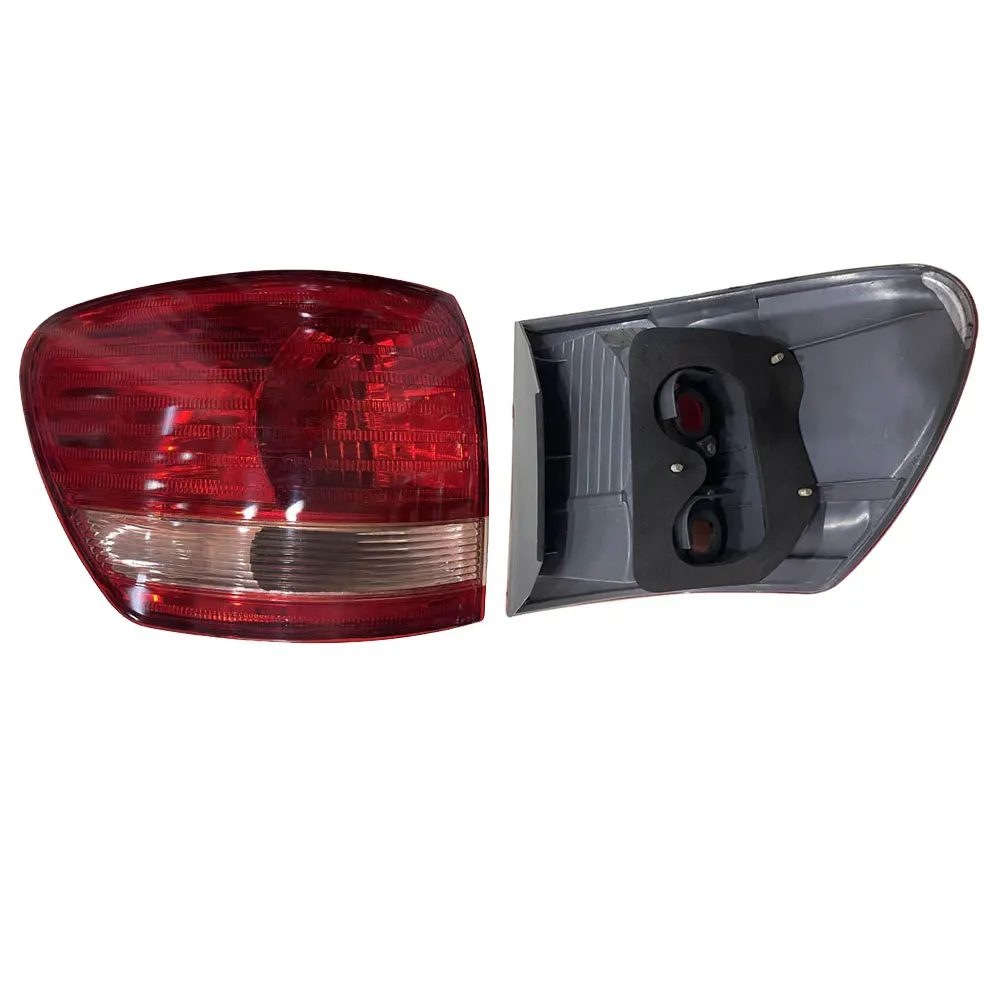 Car Taillight for Toyota Ipsum Acm26 Cm21 2001 to 2005 2Pcs Rear Light