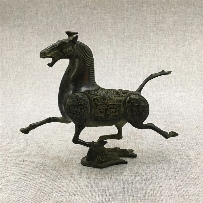 

Early Chinese collection of ornaments, bronze ware, horse treading, flying swallow household decorations