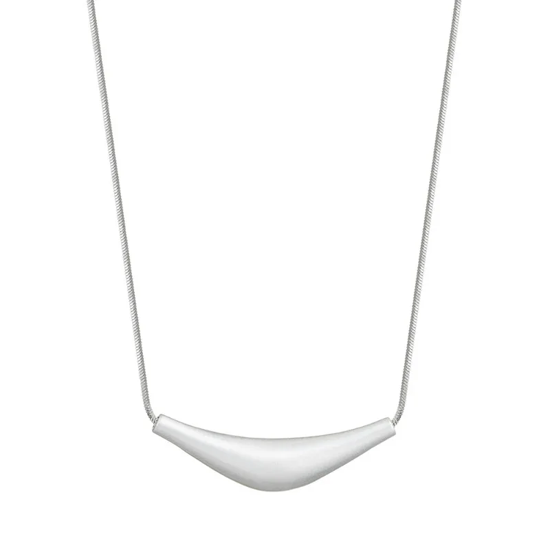 新しいシンプルでファッショナブルな幾何学的なネックレス、女性にとって多用途でエレガント、女性の幾何学的な鎖骨チェーン