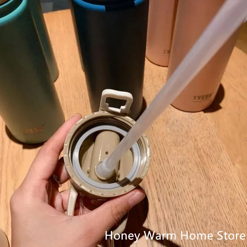 Thermal Water Bottle With Straw 750/600ML Stainless Steel Bottle Outdoor Sports Keeps Cold and Heat High Capacity Thermos Bottle
