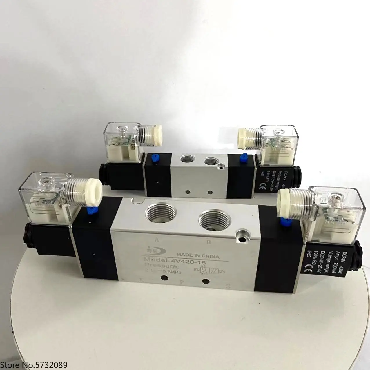 2pcs  Two position five way solenoid valve 4V320-10 pneumatic directional valve 4V420-15 4V220-08 4V120-06