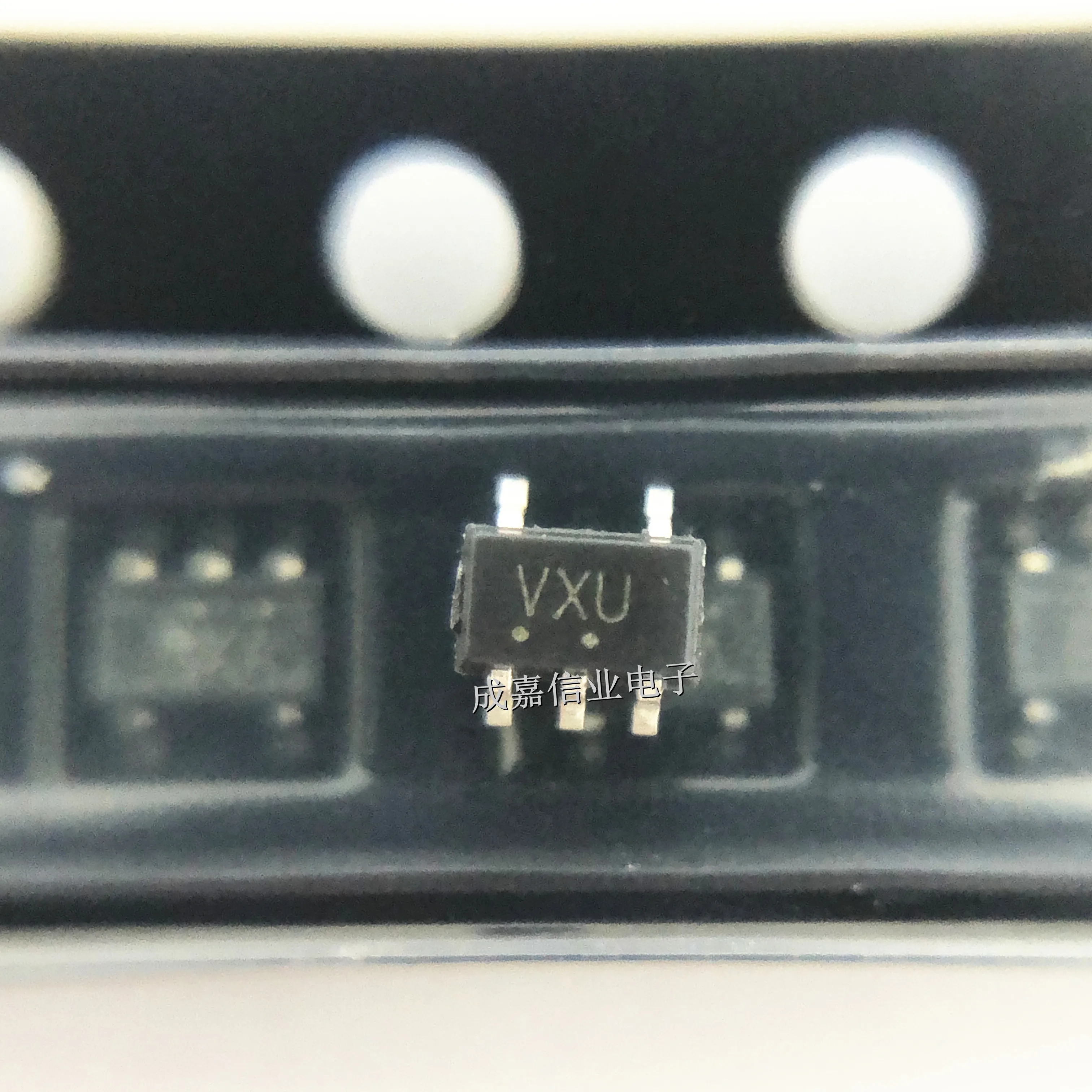 10pcs/Lot MC74VHC1G09DFT1G SC-70-5 MARKING;VX Logic Gates 2-5.5V Single AND 2-Input