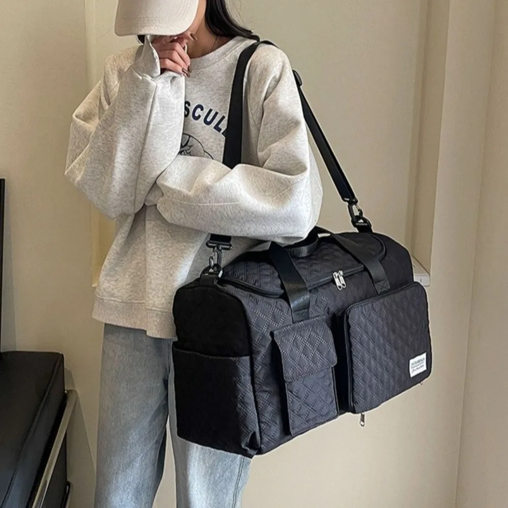

Portable Quilted Travel Duffle Bag Solid Color Wet Dry Separation Sports Tote Bag Single Shoulder Foldable Luggage Bag Gym