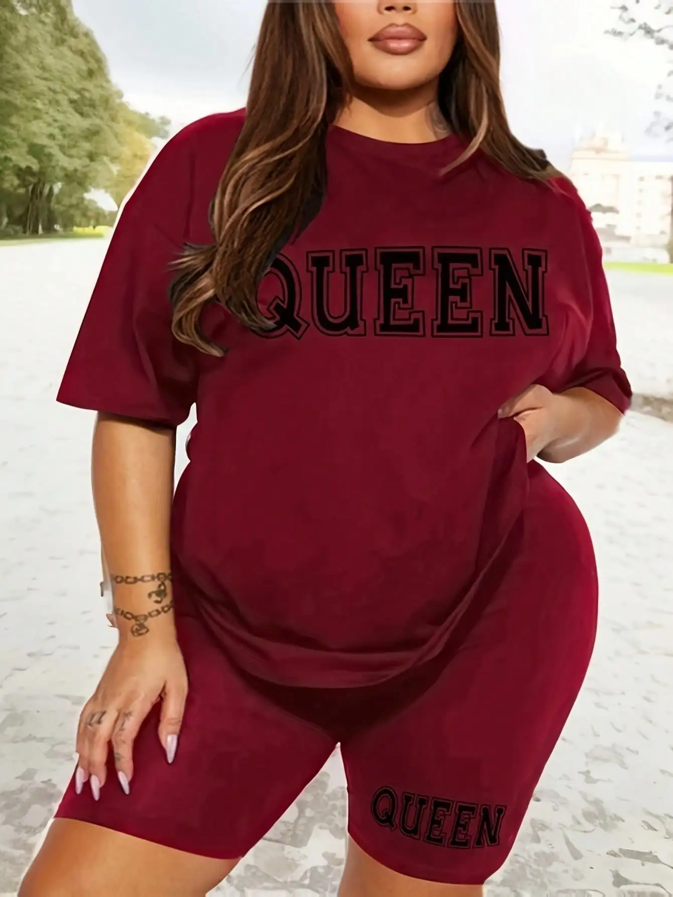 Plus size modne szorty na wszystkie mecze garnitur z krótkim rękawem królowa nadruk z literą prosty i wygodny dwuczęściowy garnitur 2024 nowość