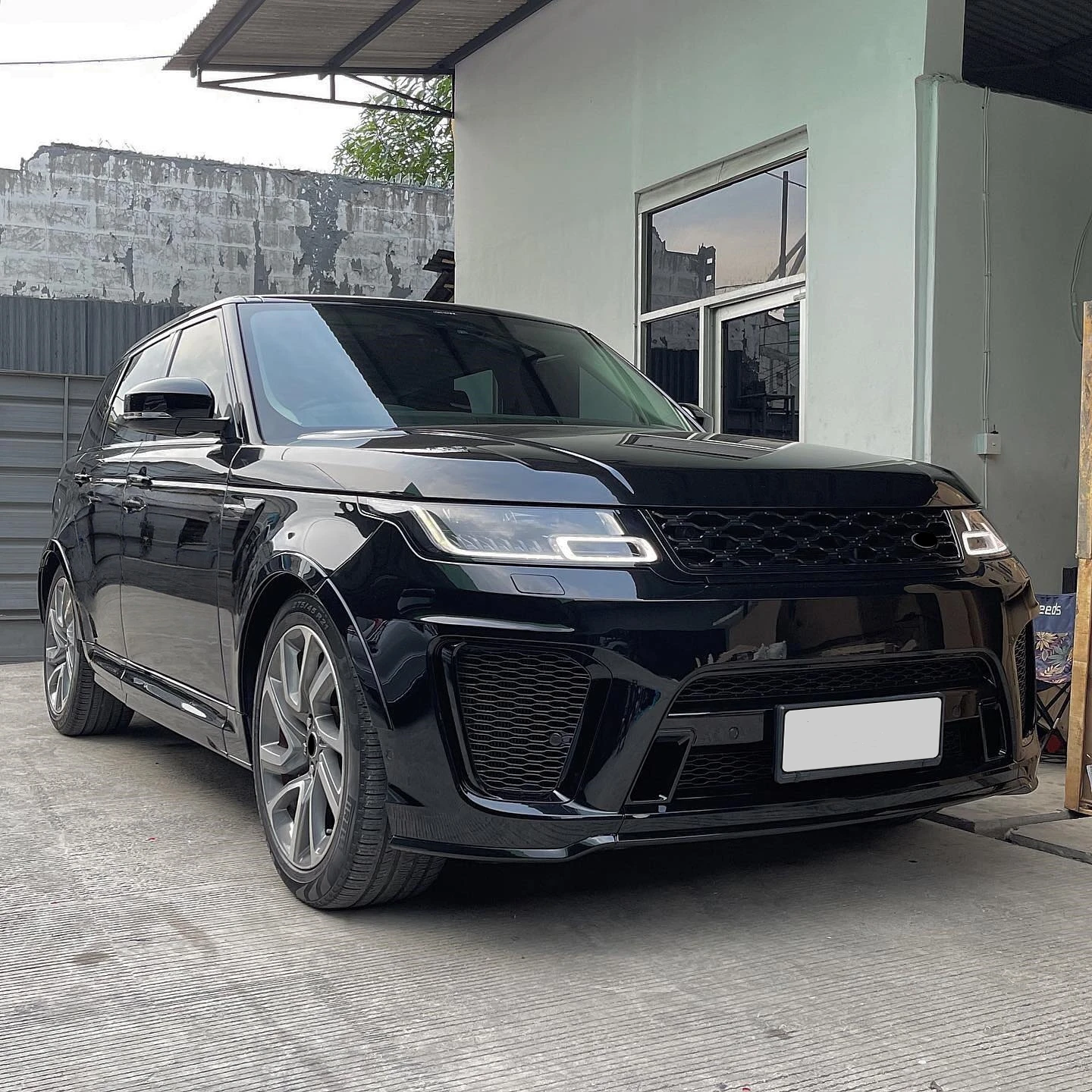 

New Design PP Material Bumper Body Kit for Range Rover Sport L494 2014-2017 Modification to 2018-2022 SVR