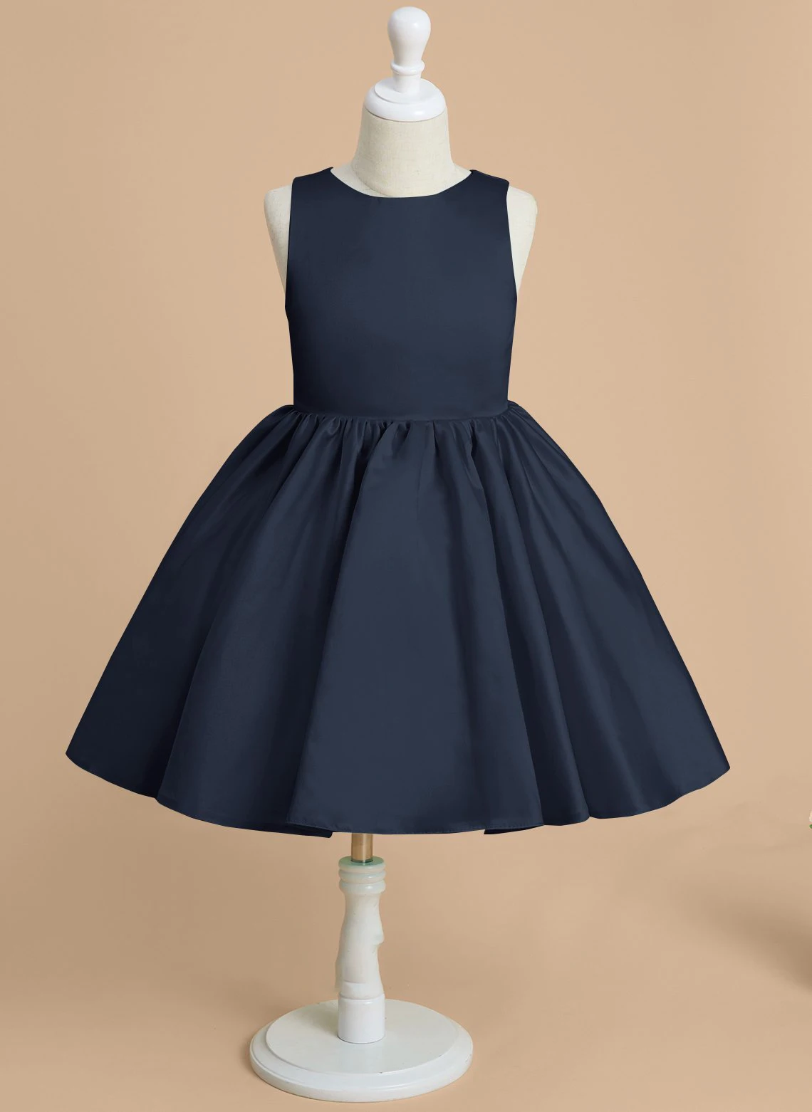 

A-line Scoop Knee-Length Satin Flower Girl Dress