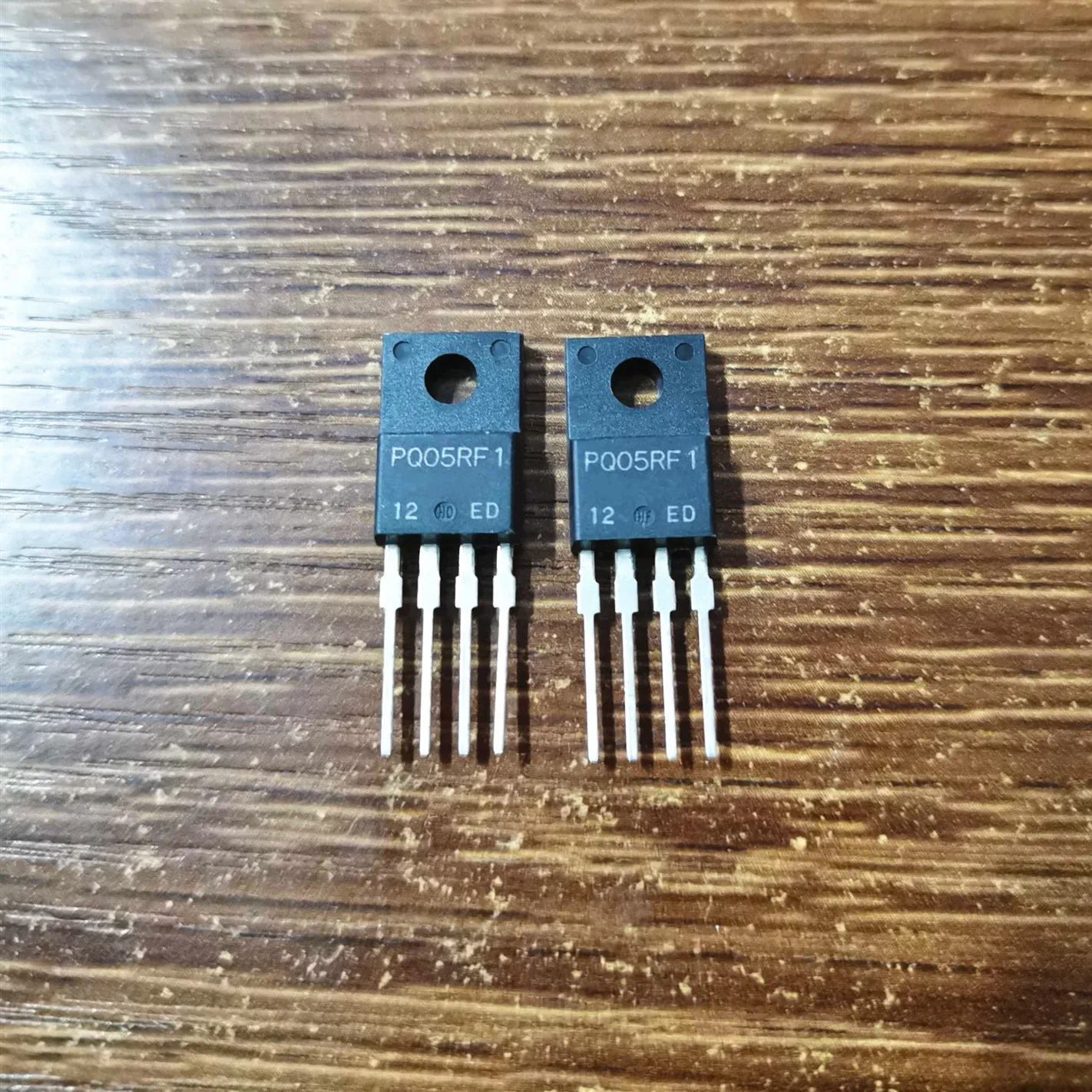 Chip IC circuito integrato 5PCS PQ05RF1 PQ05 TO-220-4