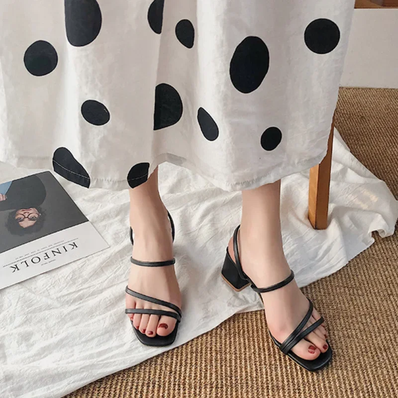 2025 Summer Women\'s Sandals Casual Female Slippers Fashion Sexy Female Shoes Square Heel Open Toe Ankle Strap Sandals Sandalias