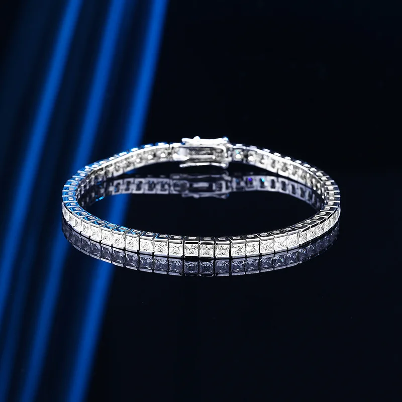 

The new S925 silver bracelet high-end princess square bracelet 3mm niche design temperament 20 points full diamond jewelry