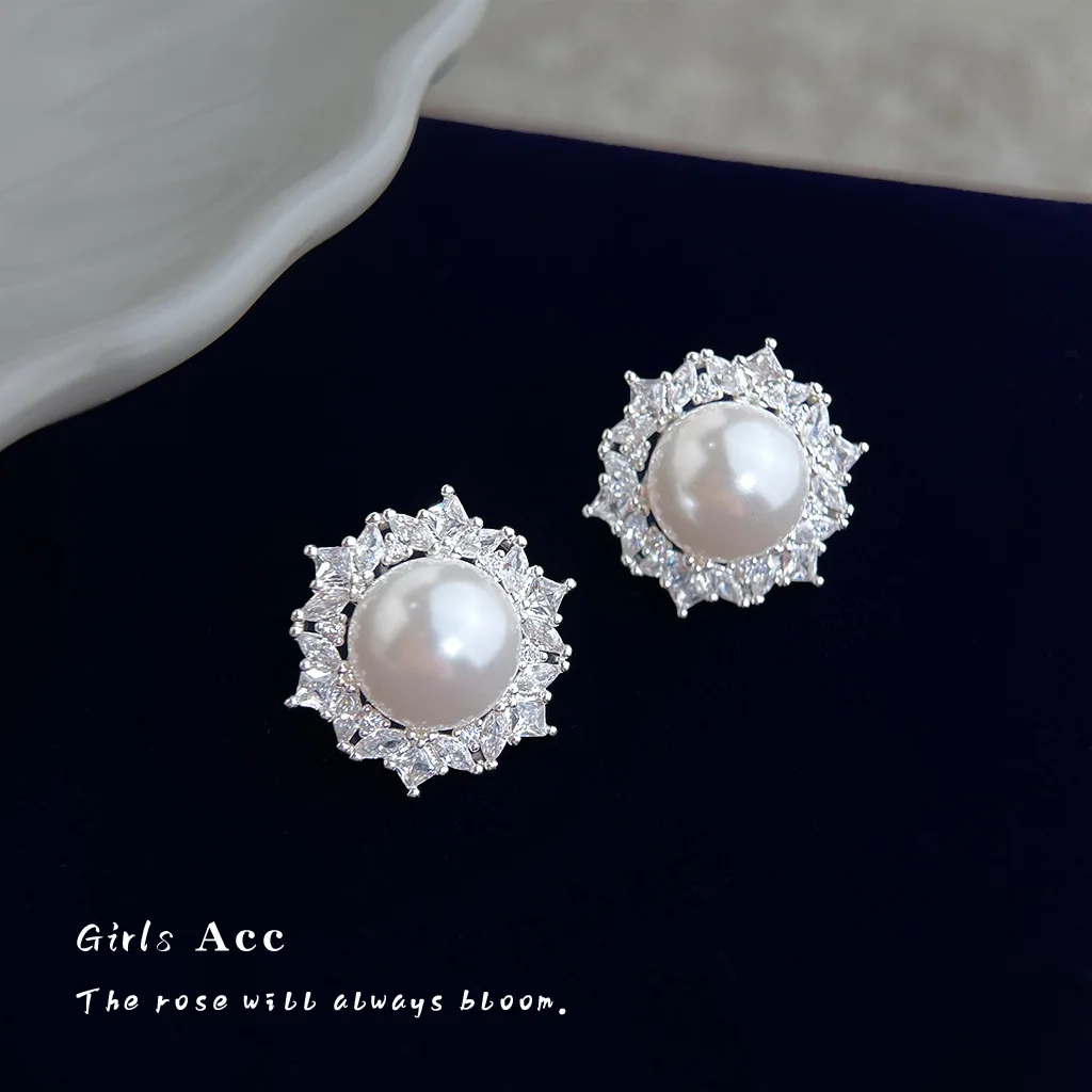 

Французские легкие роскошные серьги-подвески с блестящими цирконами и жемчугом, геометрические круглые жемчужные серьги с микро-паве, элегантные нишевые ювелирные изделия высокого класса для женщин