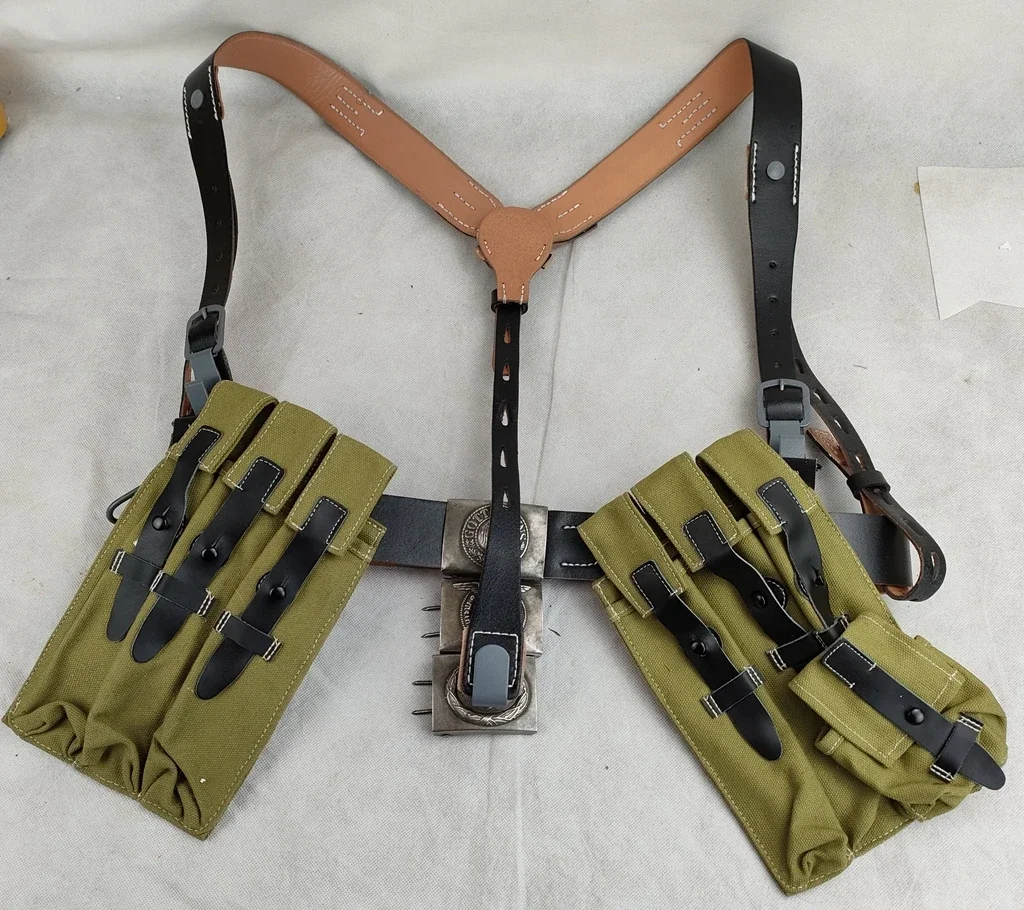 classics TOMBJ Military GERMAN ARMY WH SOLDIER fighting LEATHER SERVICE EQUIPMENT BELT Y-STRAPS MP38 MP40 AMMO POUCH 1:1 SET