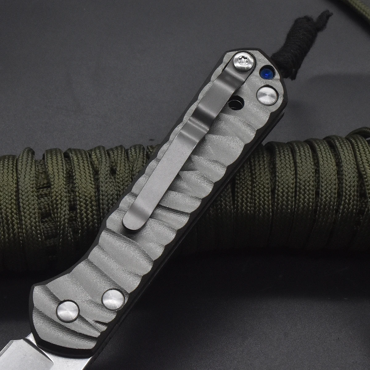 Coltello pieghevole D2 Acciaio Manico in lega di alluminio Coltello Outdoor Jungle Pocket Humting Sopravvivenza Strumento di salvataggio da campeggio EDC