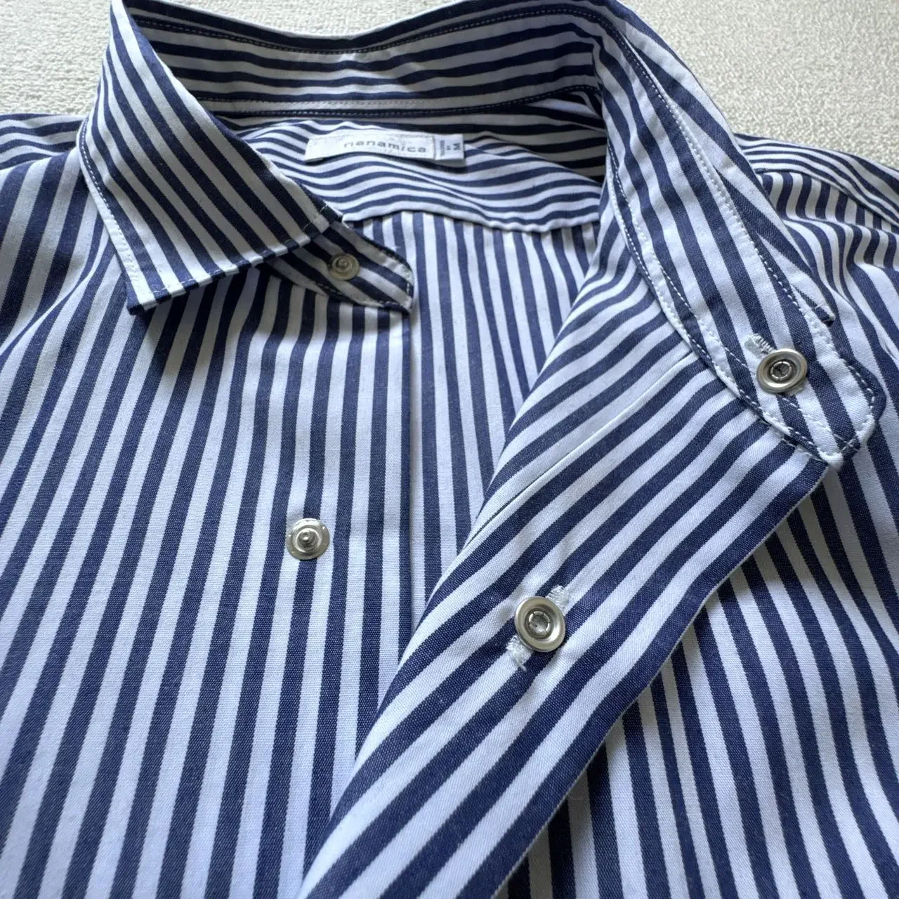 

NANAMIC Clean Fit Regular Collar Wind Shirt