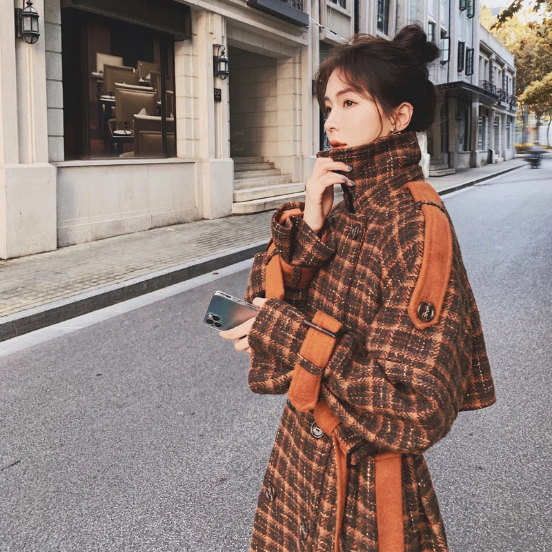 Retro Plaid Woolen Coat For women 2024 Winter New Fashion Korean Thicken Temperament Overcoat With belt Female Long Wool Coats