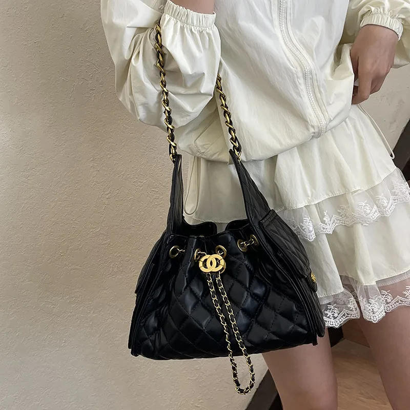 

Vintage Drawstring Hippie Bag Quilted Chain Bucket Purse Popular Shoulder Underarm Bag for Women Boho Style Fashion Trend
