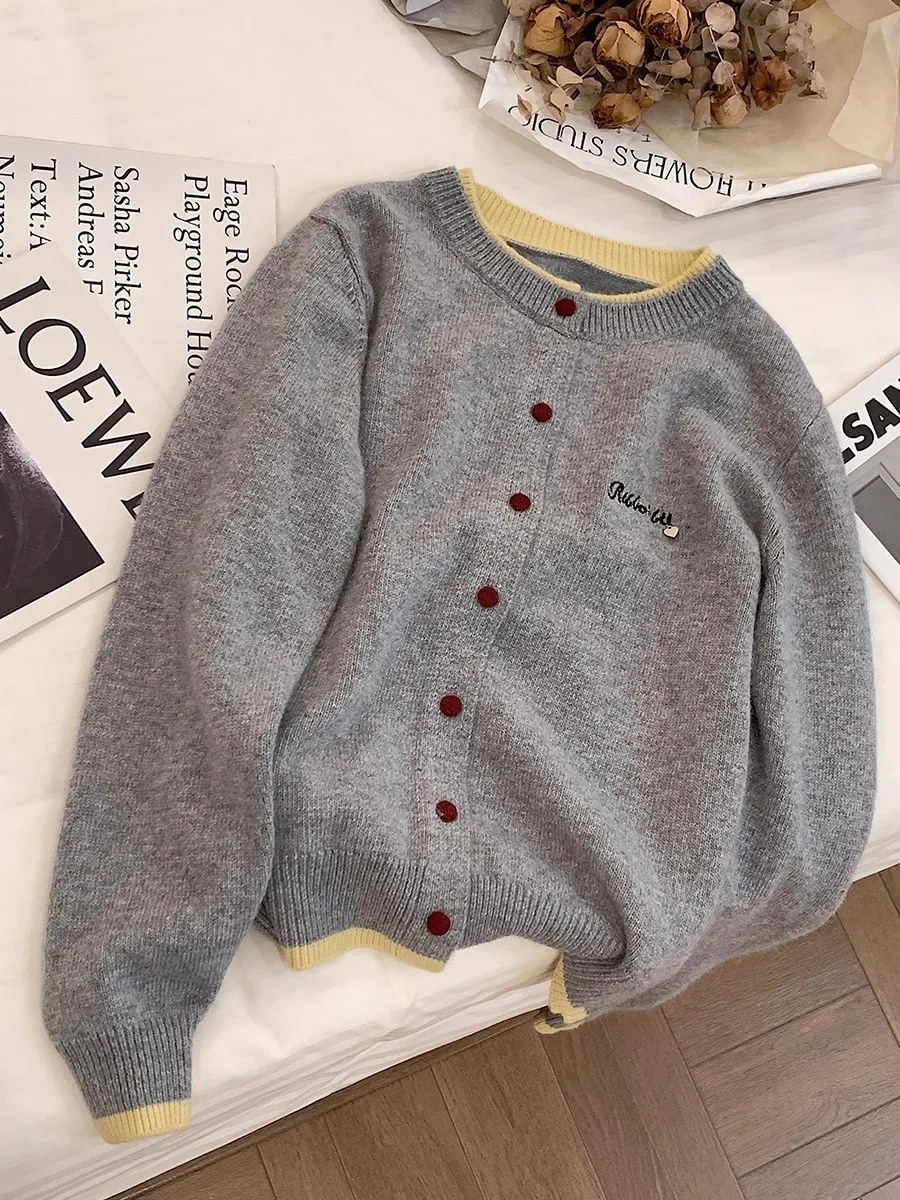 

Вышитый цветной блок, искусственный двухсекционный вязаный кардиган, женский осенне-зимний новый модный свободный универсальный свитер, куртка, топ