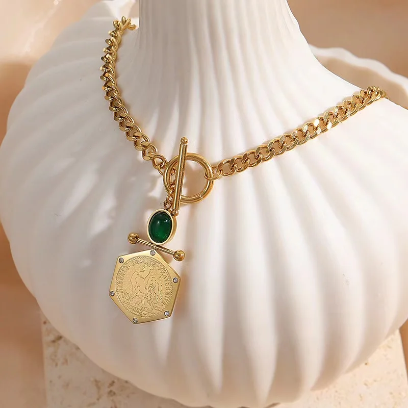 

Light luxury Rooster Necklace Stainless Steel for Women Jewelry Round Buttons Coin Sweater Chain Cock graph Pendant Choker