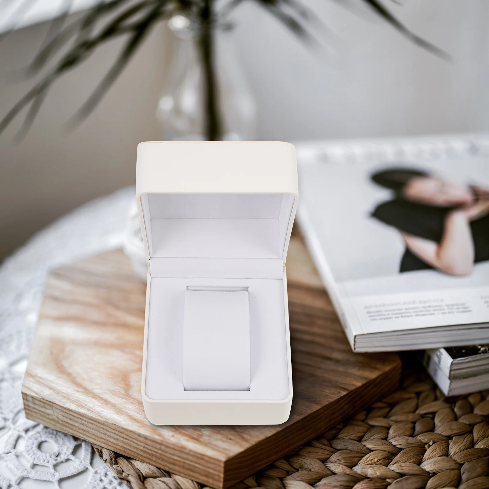 

Delicate Watch Box Sturdy Firm Lightweight Travel Friendly Jewelry Packing Case Modern Safe Protection Watch Case