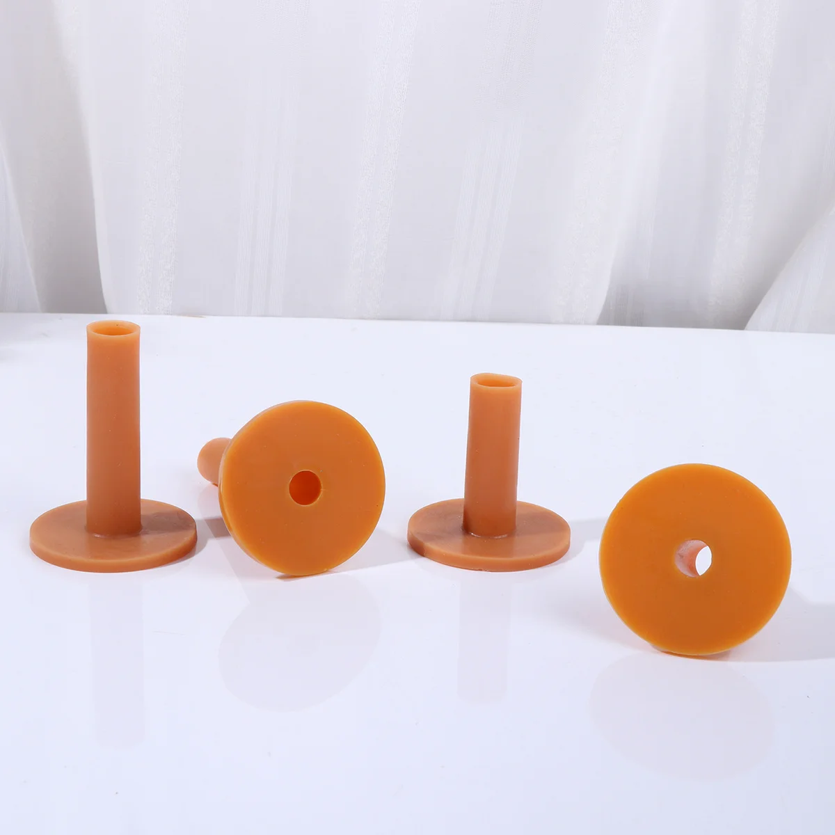 

4Pcs Golf Ball Racks Carrier Cowhells Material 43mm 54mm 70mm 83mm Lightweight Portable Outdoor Golfer Training Accessory