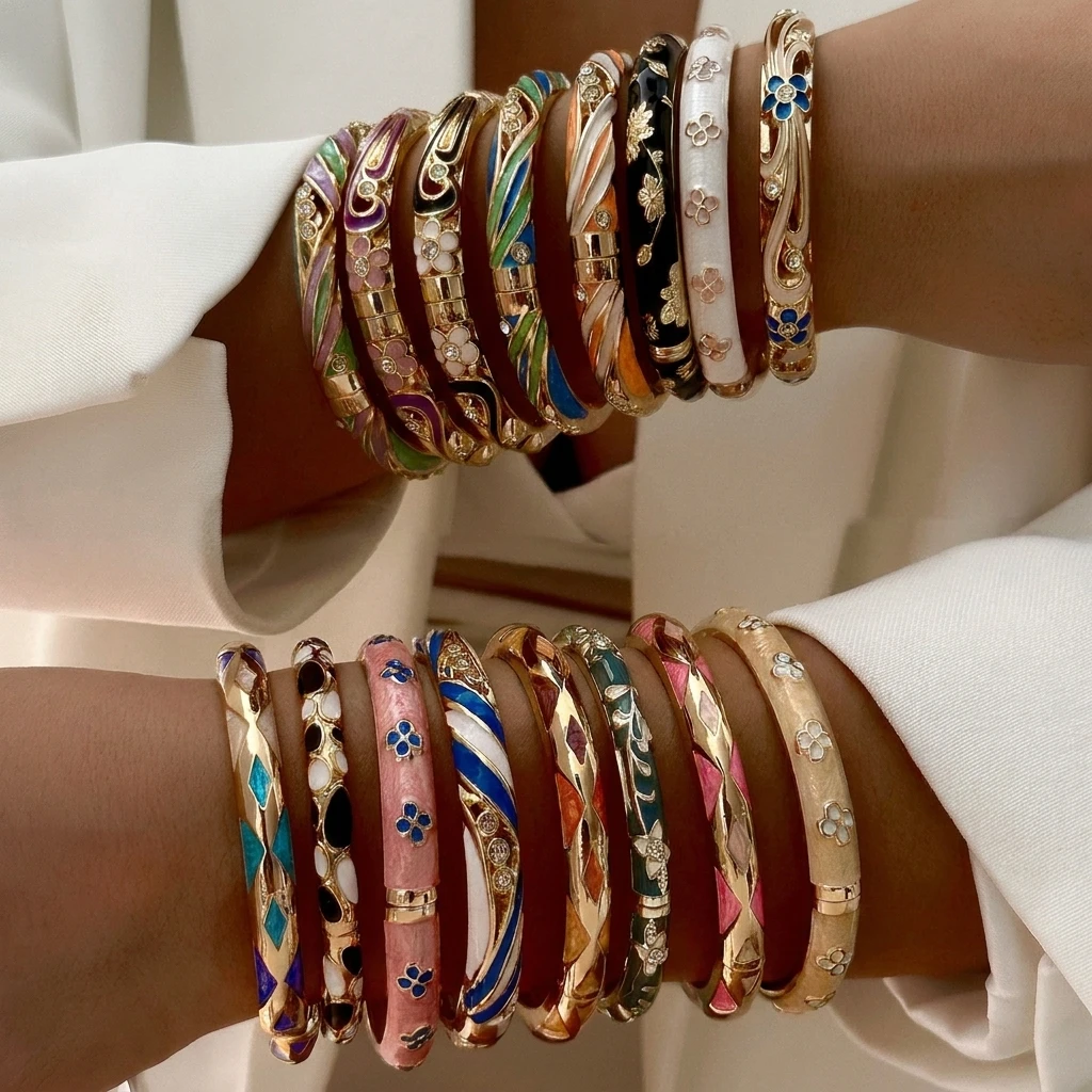 Klassische Blumen-Geometrie Emaille-Armreifen für Frauen, Ethno-Stil Cloisonné Stapelarmband, Trendiger Goldfarbener Metallschmuck – Detail 1
