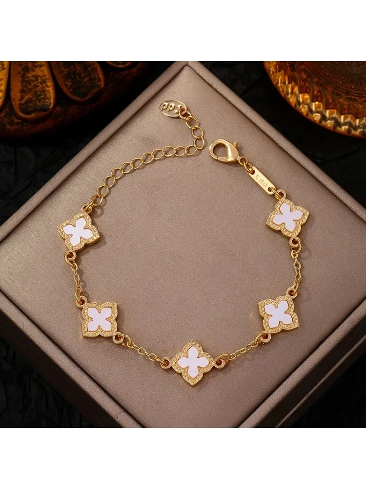 Einseitiges, mit Glücksklee überzogenes Armband für Damen, modischer, minimalistischer Stil, frisch, süß, vielseitig, Datumsaccessoire