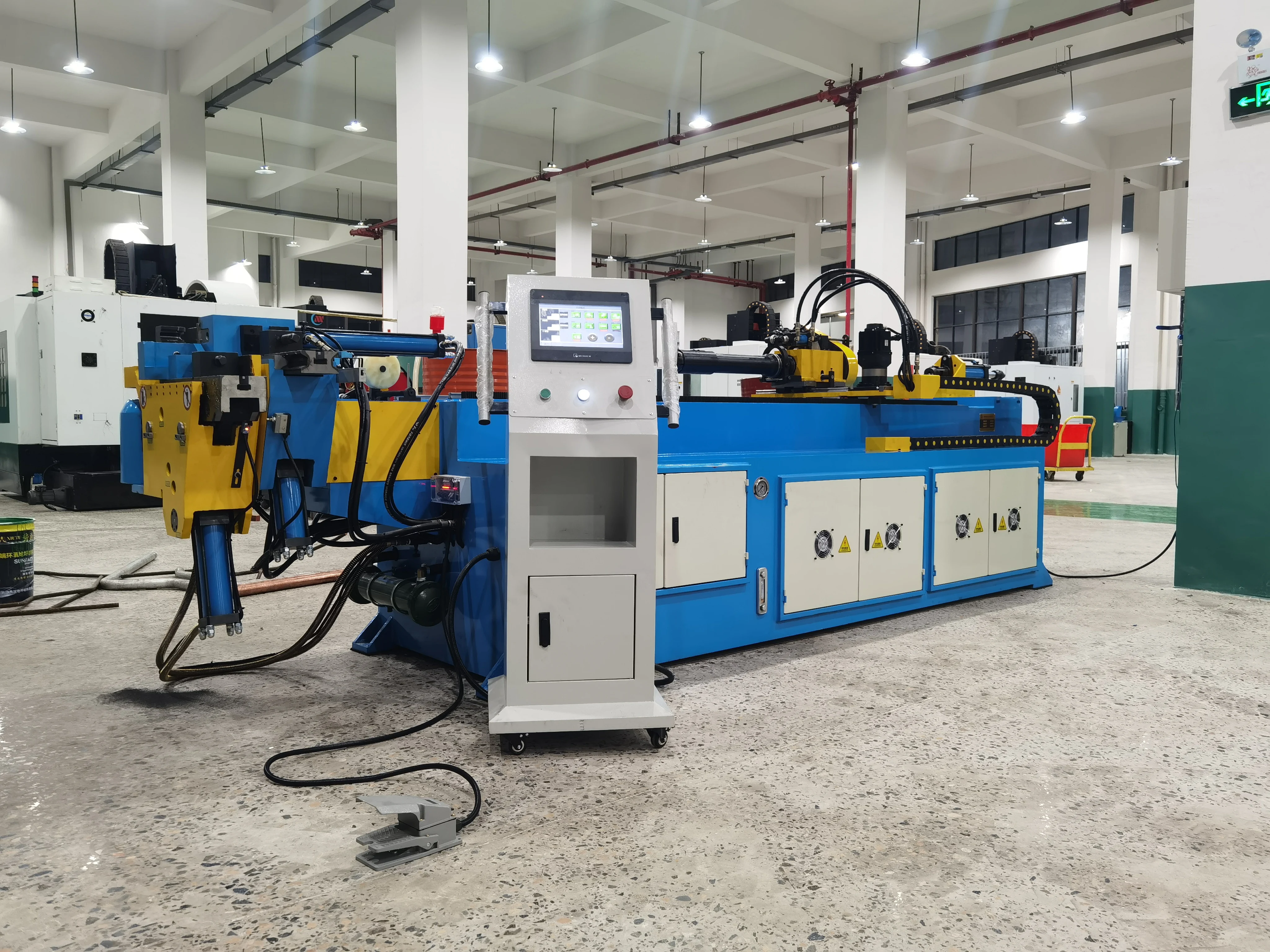 Rohr- und Rohrbiegemaschinen Legierung 75CNC Rohrbiegemaschine mit großem Durchmesser