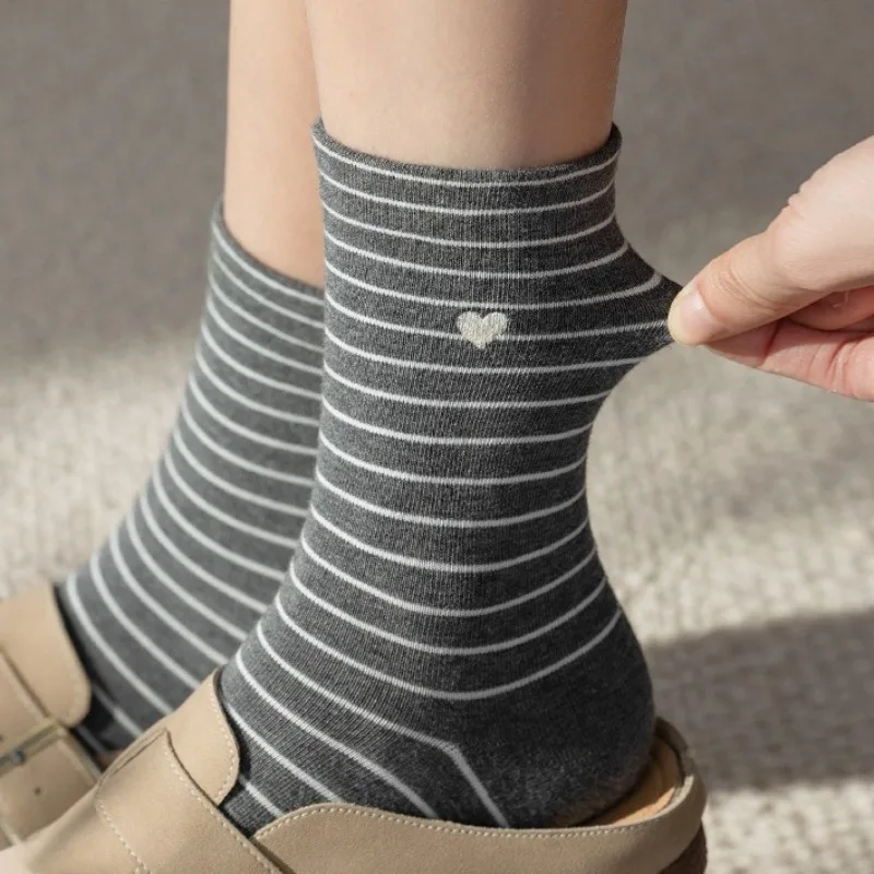 

4 пары осенних женских хлопковых носков до середины икры, осенне-зимние полосатые свободные носки для женщин, модные женские носки до щиколотки, высокое качество