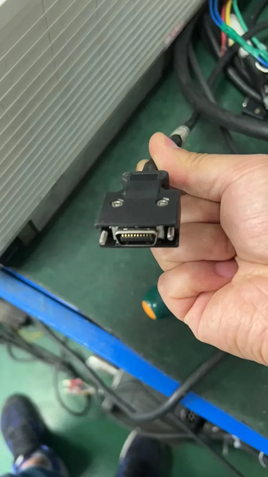 

Кабель 5 м. Совершенно новый.