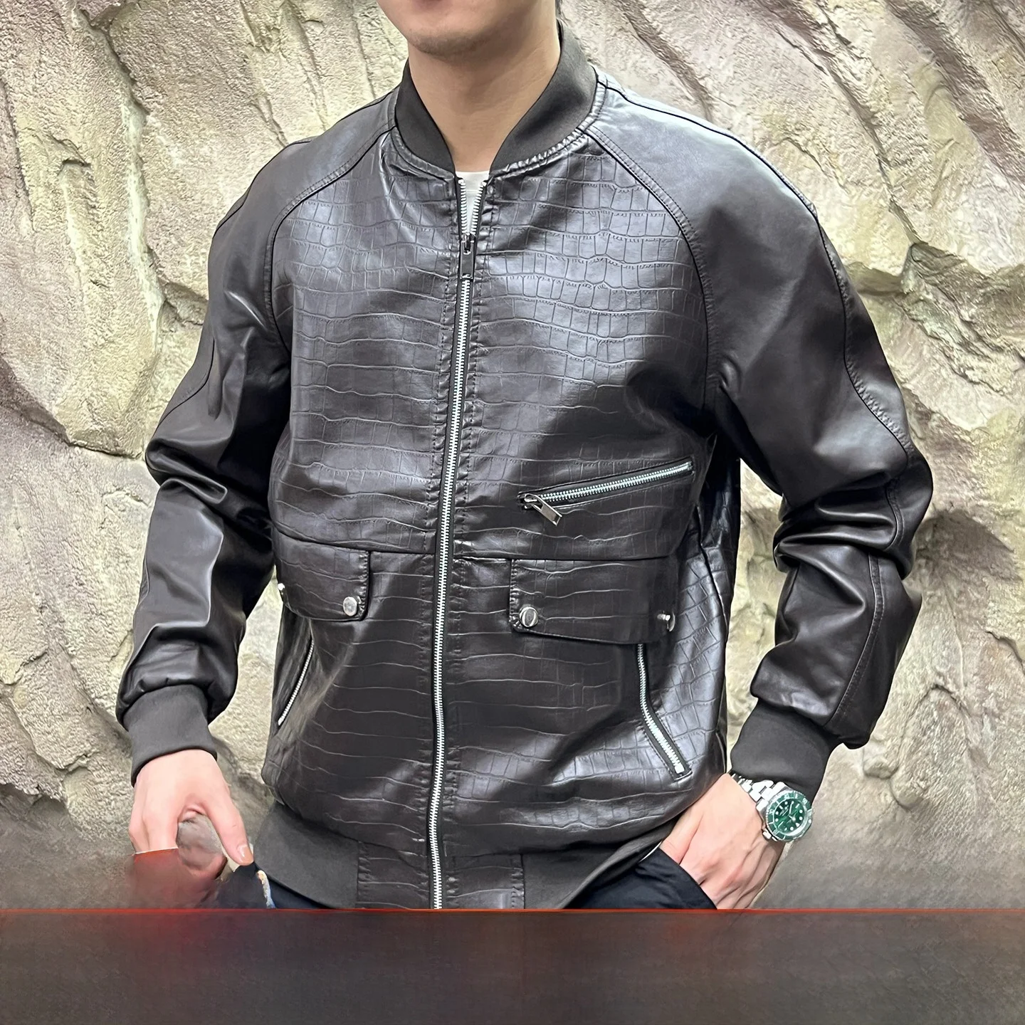 

Glossy Waed PU Leather Jaet Men's Baseball Collar Faionable Crocodile Pattern High-End Motorcycle Sle Autumn Wear