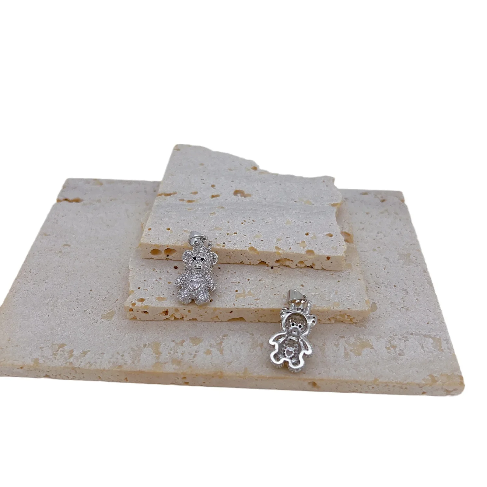 LJRIVER 2Pcs Diy Jewelry Accessorie Pave Inlay Colorful Zircon Bear Pendant Copper Plated Gold Necklace Necklace Making Supplies