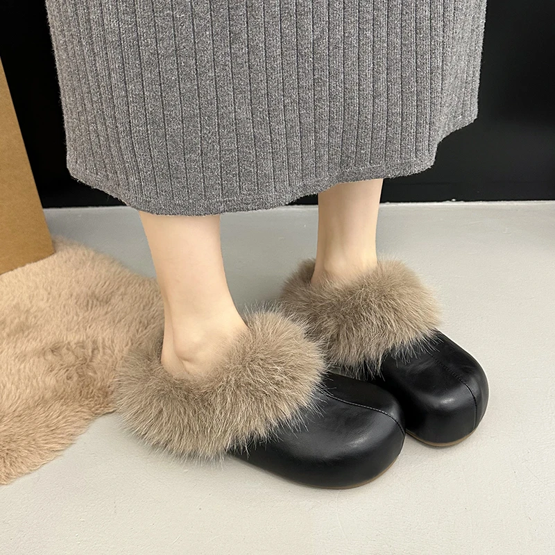 أحذية وشباشب قطنية ذات نعل سميك ومتعددة الاستخدامات وبسيطة ذات وجه جلدي للنساء لشتاء 2025