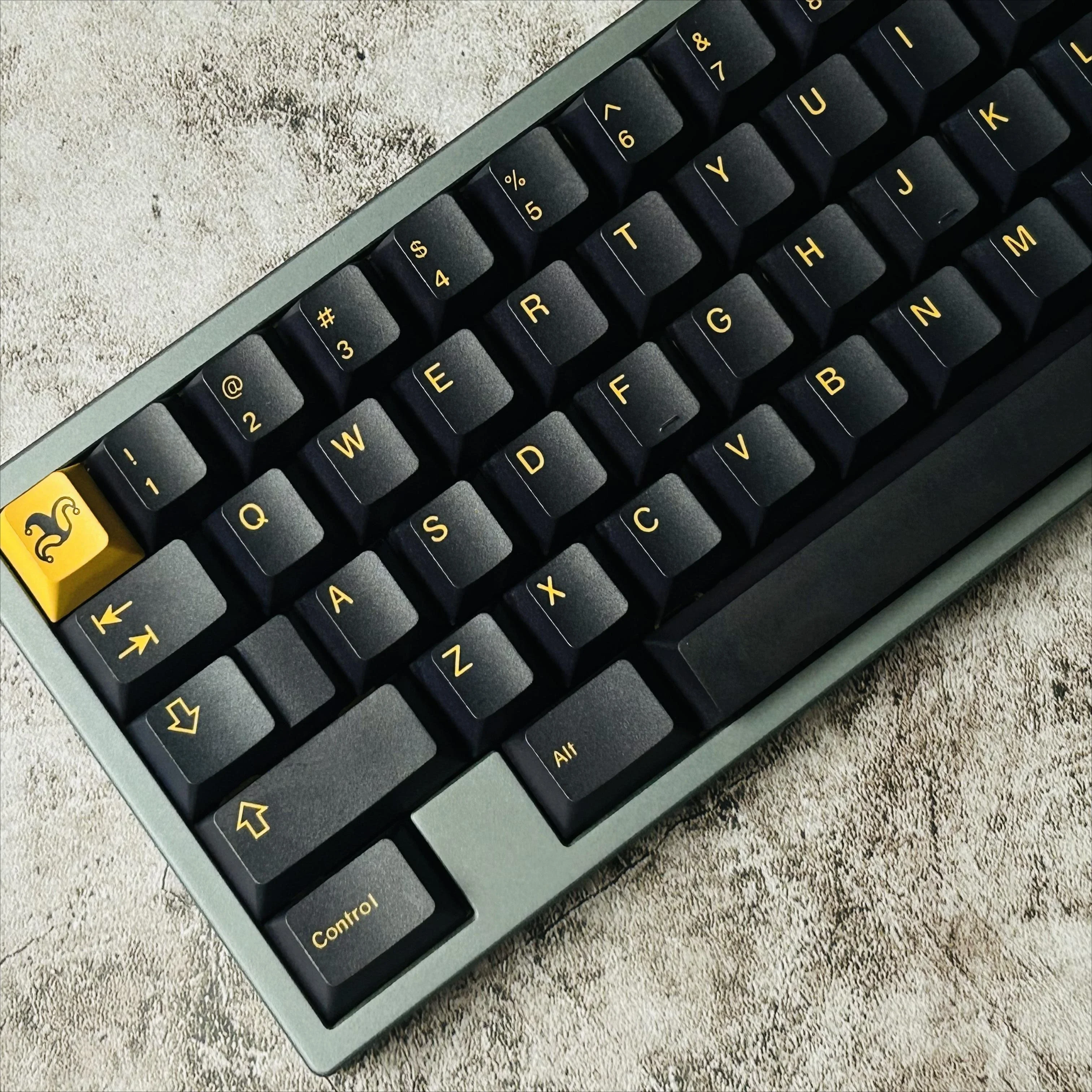 

Black gold, full set of five-sided sublimation customized keycaps, including 7U compatibility