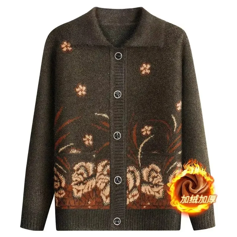 Maglione della nonna anziana 2025 Nuova giacca maglione cardigan lavorato a maglia primavera autunno Aggiungi velluto addensato inverno Maglieria da donna Top
